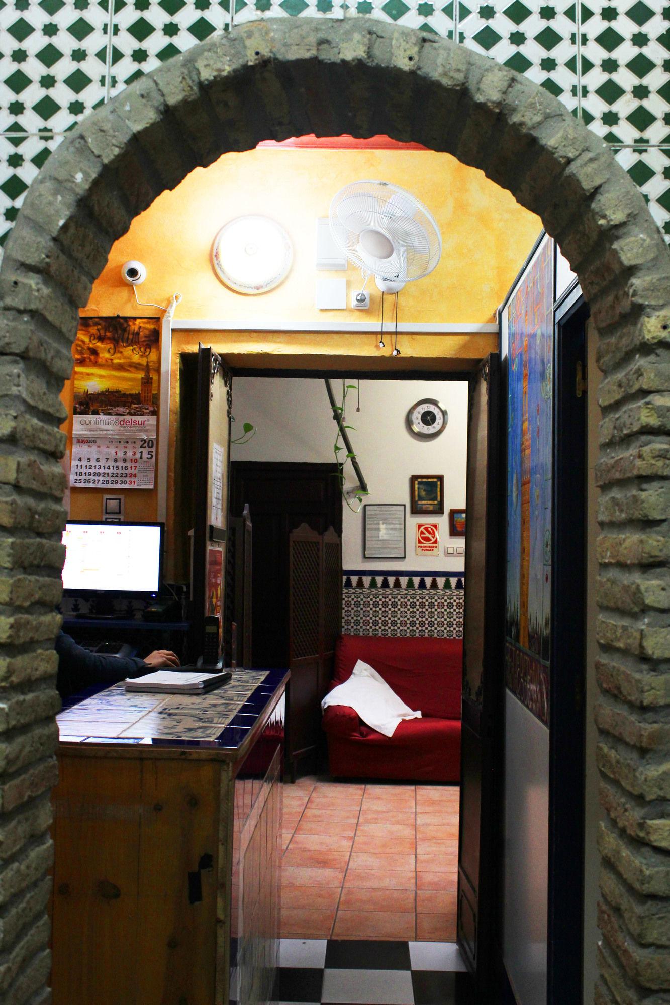 Pension Lisdos Sevilla Exterior foto