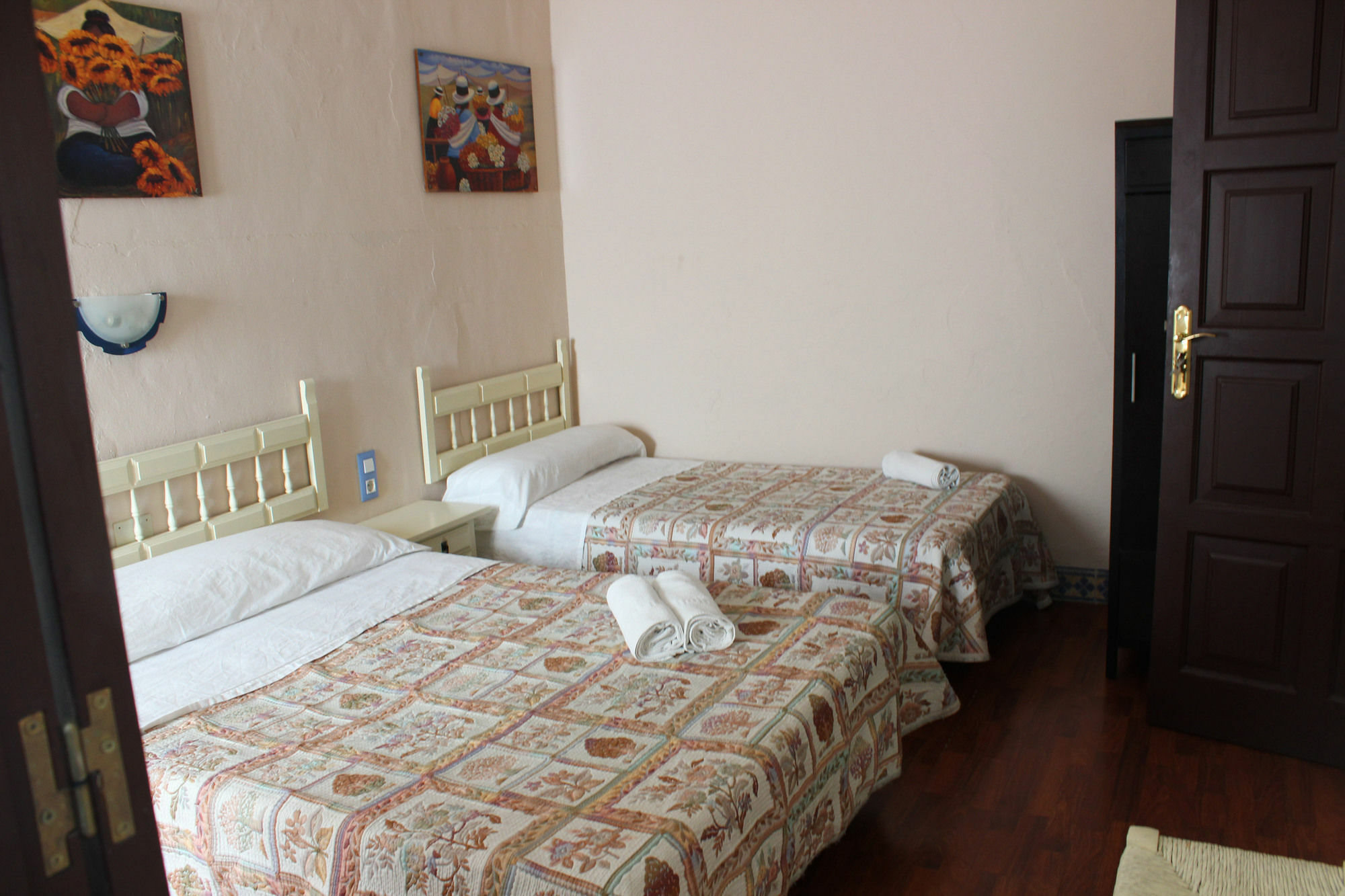 Pension Lisdos Sevilla Exterior foto